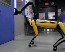 Ничего святого: Boston Dynamics снова поиздевались над роботами