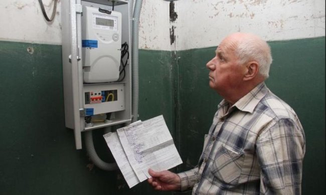 Плати круглый год: Кабмин снова подложил украинцам свинью