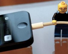 Китайцы скрестили огнетушитель с аккумулятором, и вот что получилось