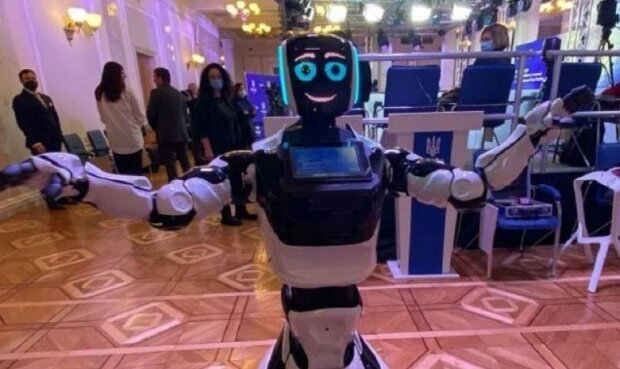 В Верховной Раде появился робот Эндрю: знает чей Крым и делает политические прогнозы