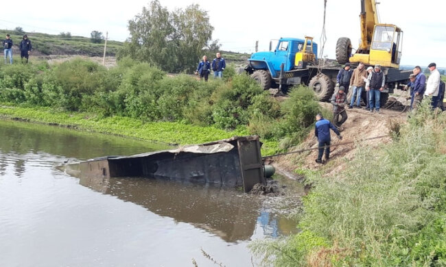 Жертва туману: під Вінницею моторошно загинув водій КамАЗа, - пішов на дно разом із "залізним конем"