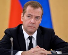 Медведєв поскаржився на санкції Заходу
