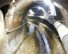 На Дніпропетровщині мати викинула в каналізацію немовля