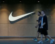 Nike продалася янголам: умільці створили кросівки зі святою водою, тільки подивіться на це