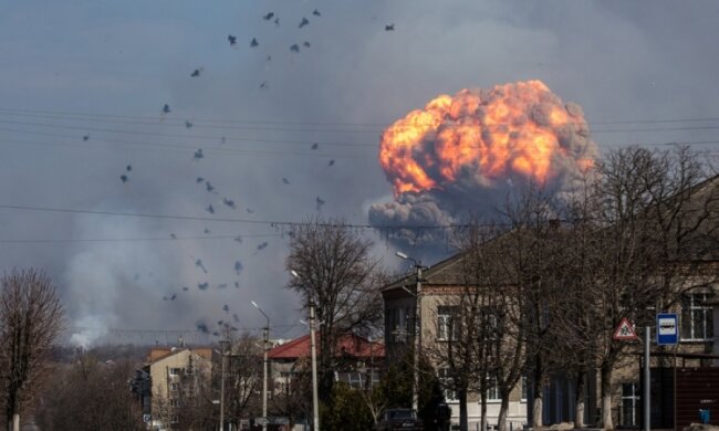Очевидці зафільмували потужний вибух у Балаклії