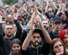 "Наркотичний" бунт у Тбілісі переріс в епохальну дискотеку: відео