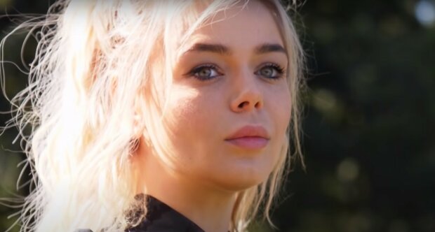 Алина Гросу, скриншот из видео