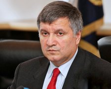 Аваков спростував звинувачення Лещенка про офшори