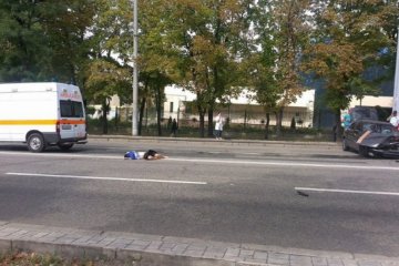 У Донецьку машина з георгіївською стрічкою збила насмерть дівчину