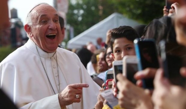 Папа Римський викладає фото в Instagram
