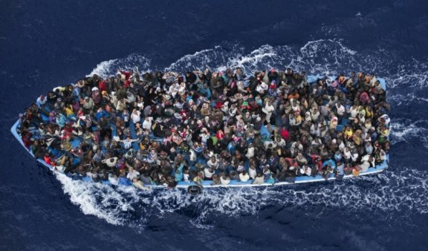 ЕС созывает экстренный саммит по проблеме беженцев