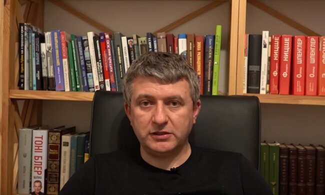 Романенко призвал Зеленского спасать украинцев, а не отдавать их в "жертву" для коронавируса