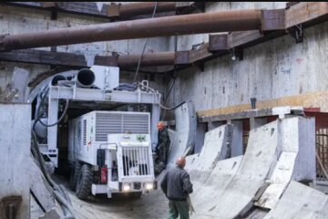 Как строят долгожданное метро на Виноградарь: киевлянам показали видео из тоннеля
