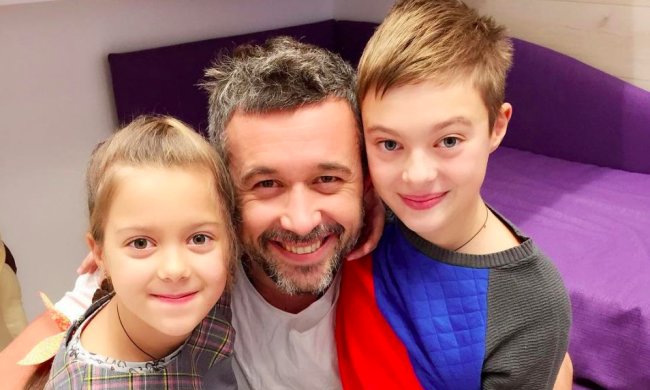 Бабкін зачарував усіма дітьми і кішками на додачу: "Надзвичайна сімейка"