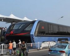 Автобус із майбутнього їздить Китаєм (ФОТО)