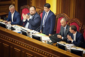 У Зеленского предложили перечень наказаний для коррупционеров: что грозит за взяточничество