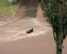 Мешканка Донецька намагалася повторити подвиг Ісуса: відео