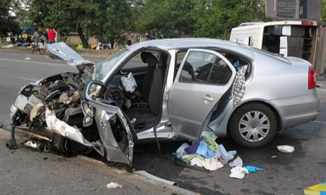 У миколаївській аварії постраждало 11 осіб (фото)