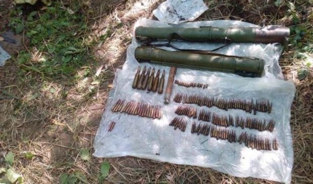 Житель Донецкой области хранил  дома два гранатомета (фото)