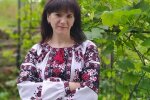 Мастерица с Тернопольщины похвасталась вышитыми шедеврами – "Люди одевают мои вышиванки"