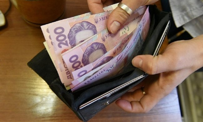 Цигарки, газ та інтернет: що ще та наскільки подорожчає  з Нового року