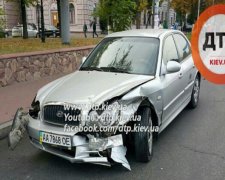 На Воздухофлотском проспекте столкнулись две иномарки: есть пострадавшие (фото)