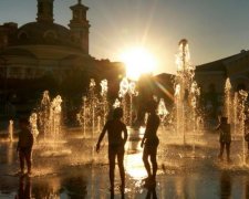 Стало известно, где в Киеве установят спасительные от жары рамки