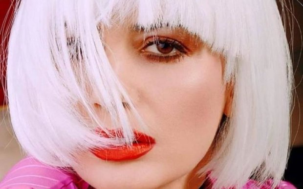 Роковая блондинка в бикини и без: украинка покорила Instagram