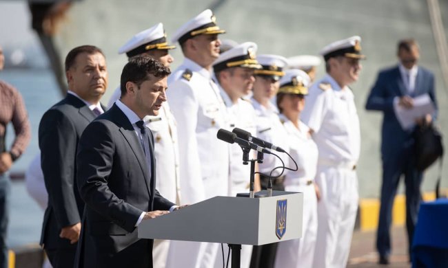 Радник Зеленського пояснив скасування параду на День Незалежності: "Провели у день трагедії Іловайська"