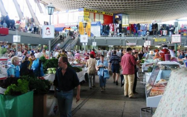 Киевские рынки заставят торговать по-новому