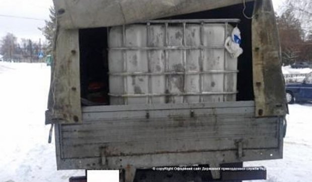 На Луганщине нашли 2 тонны горючего и 10 мешков одежды (фото)