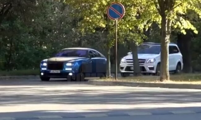 Чиновники скрыли в декларациях почти миллиард, фото YouTube
