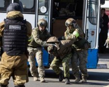 За вами вже виїхали: відчайдушні росіяни вирішили судитися з ФБС