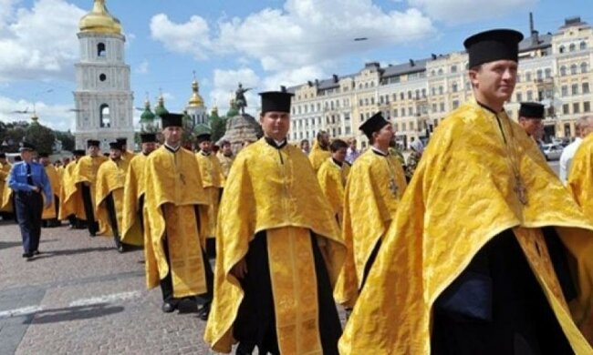 Патриарх Кирилл получит по митре за свободуУПЦ