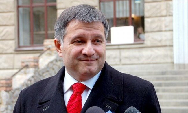 20 тисяч українців поскаржилися на Авакова в поліцію