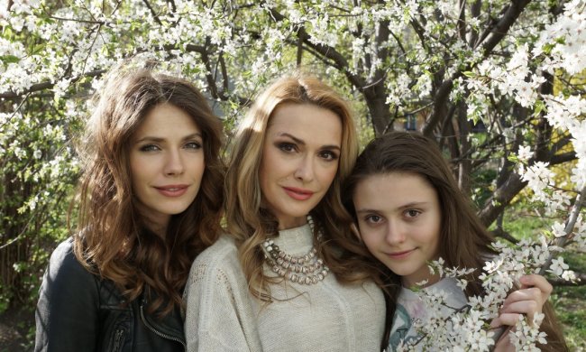 Сумська поруч з 29-річною донькою змусила повірити у вічну молодість: цвіте і пахне