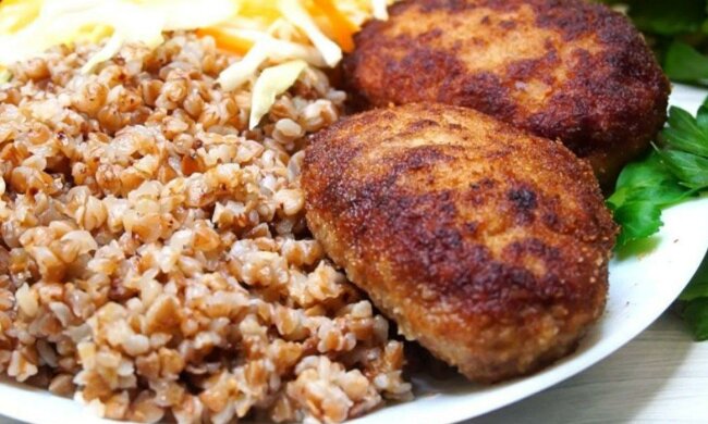 Смак дитинства в одній страві: класичний рецепт котлеток, які повністю просякнуті домашнім затишком