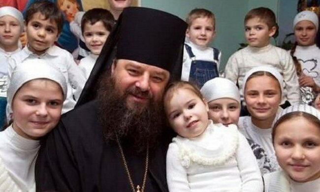 Чернівецький архієпископ приголомшив Україну - став батьком 415 разів