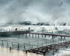 Півсотні людей зникли безвісті: моторошний шторм пустив під воду ваш улюблений курорт