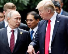 На каблуках и в бронежилете: Путин на встрече с Трампом стал всемирным посмешищем