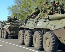 Кримчанин зафільмував величезну колону російської техніки (відео)