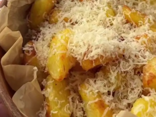 Хрустящий картофель в духовке, кадр из видео