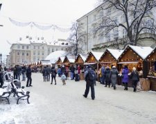Львівський ярмарок перетворився на фаєр-шоу: викликали пожежників