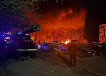 Наслідки ракетної атаки, фото: МВС України