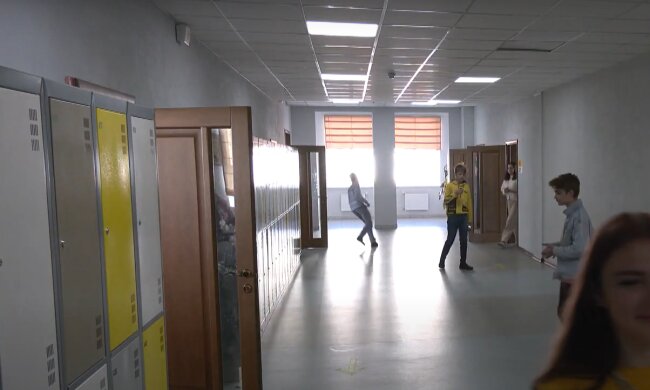 Школа, кадр з відео / ілюстративне фото