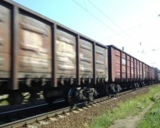"Укрзалізниця" скоротила перевезення вантажів