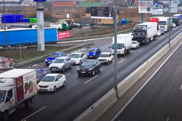 Кияни масово повертаються додому, скріншот