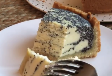 Сирно-маковий пиріг, кадр з відео