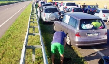 На трасі "Київ-Одеса" почався "автомобільний апокаліпсис"