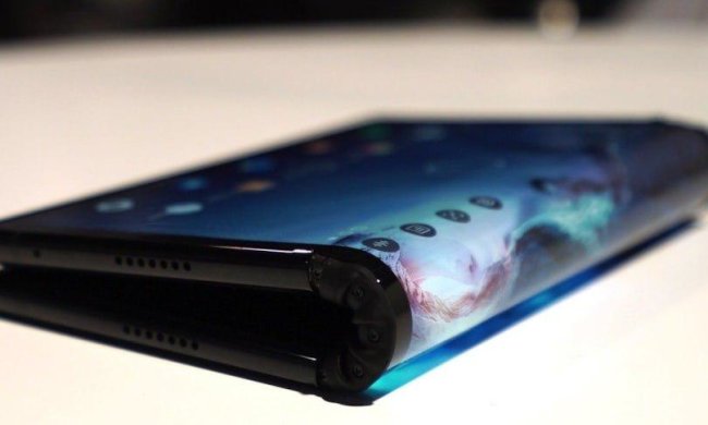 Перший в світі гнучкий смартфон Royole FlexPai з'явився на прилавках: характеристики, ціна